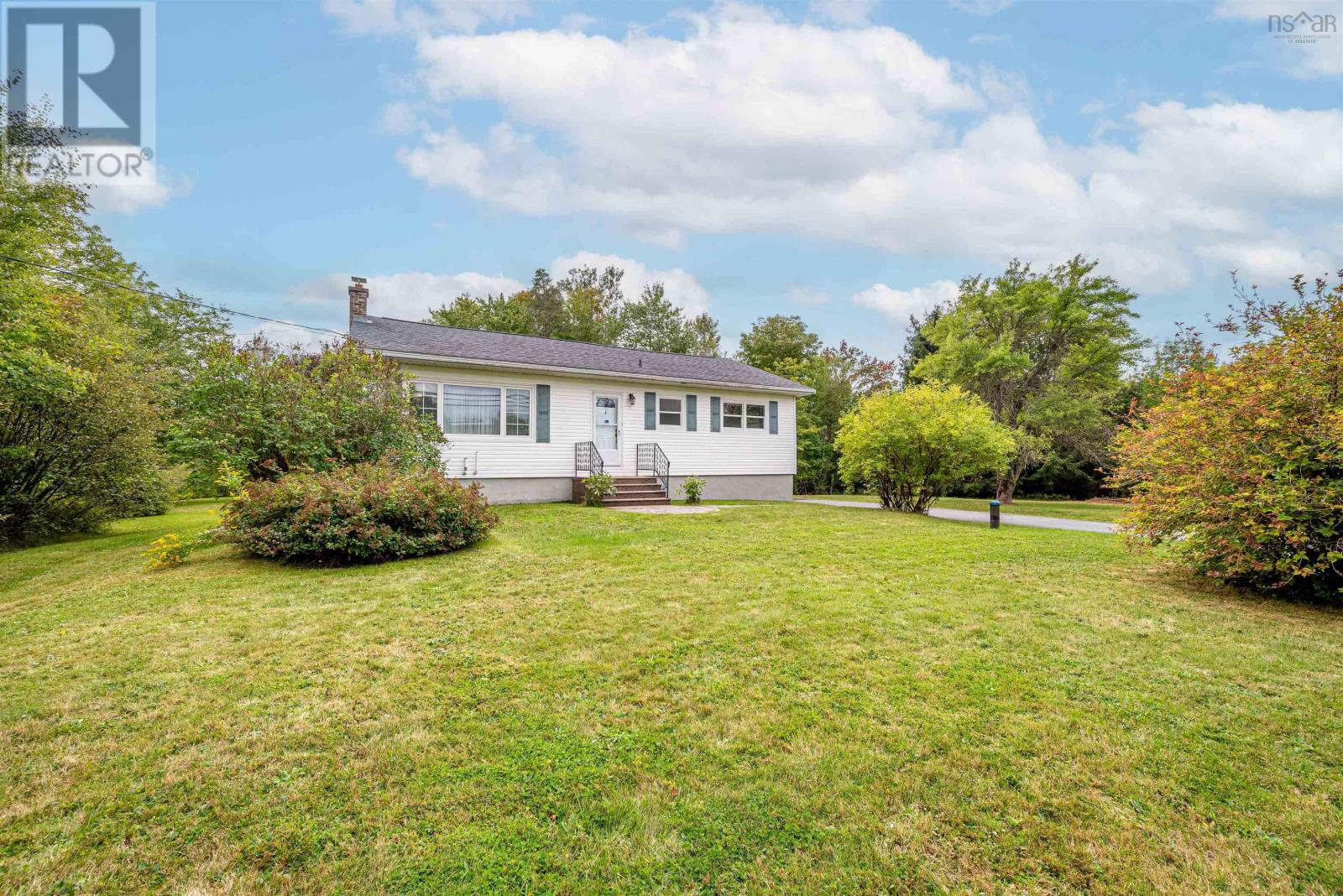 17 Kinsac Road, Beaver Bank, Nova Scotia  B4G 1C5 - Photo 2 - 202523529