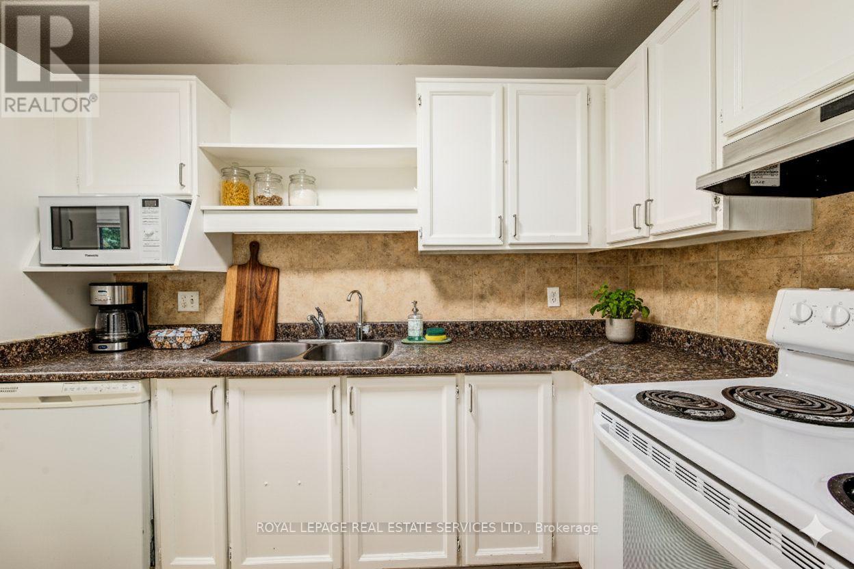 3 - 104 Mcdougall Road, Waterloo, Ontario  N2L 5C5 - Photo 12 - X12506608