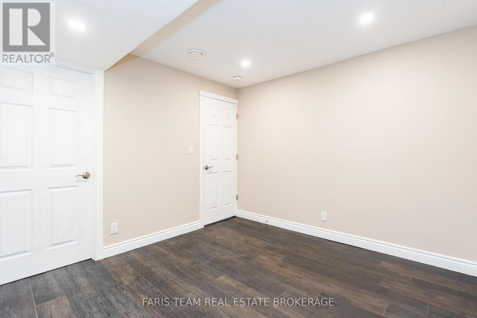 15 Lankin Avenue, Bracebridge, Ontario  P1L 1Y4 - Photo 24 - X12506610