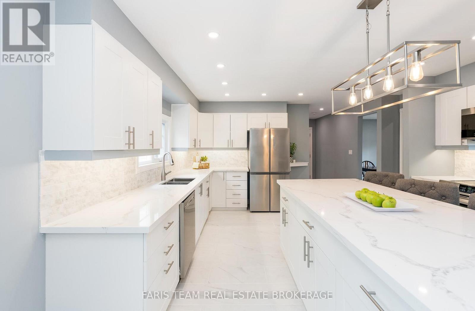 15 Lankin Avenue, Bracebridge, Ontario  P1L 1Y4 - Photo 4 - X12506610