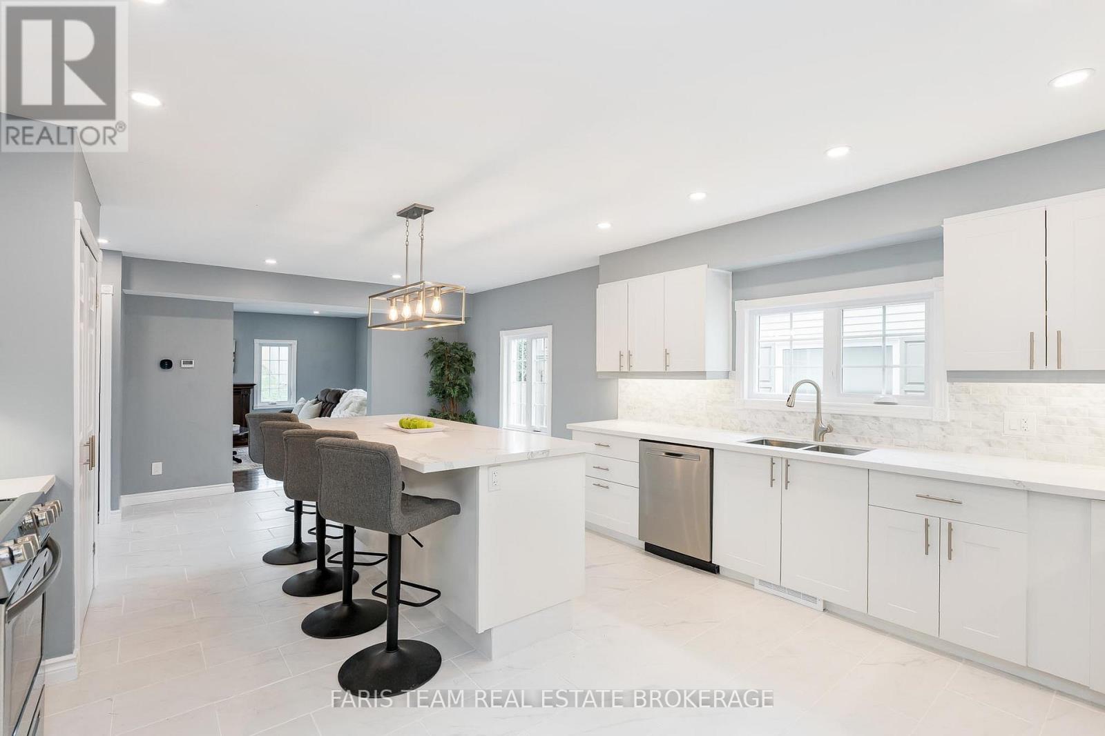 15 Lankin Avenue, Bracebridge, Ontario  P1L 1Y4 - Photo 6 - X12506610