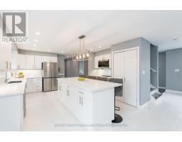 15 LANKIN AVENUE, Bracebridge, Ontario