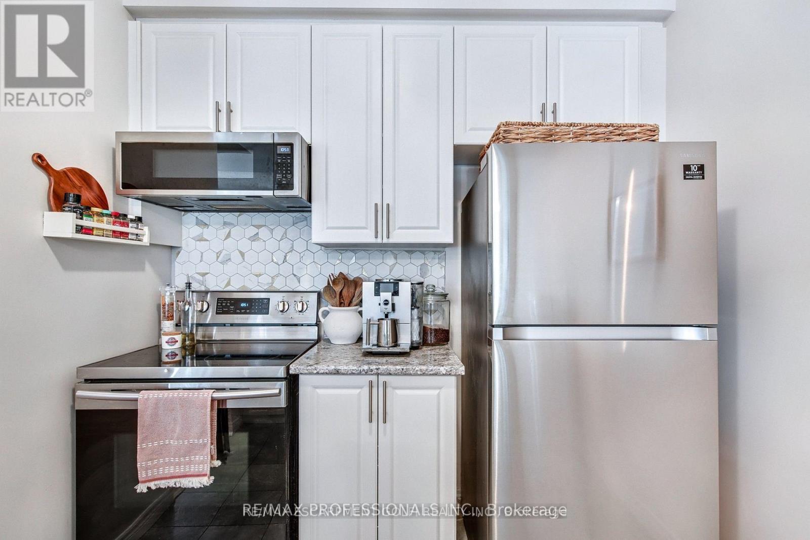 9 Pipe Avenue, Hamilton, Ontario  L9K 0J9 - Photo 10 - X12506632