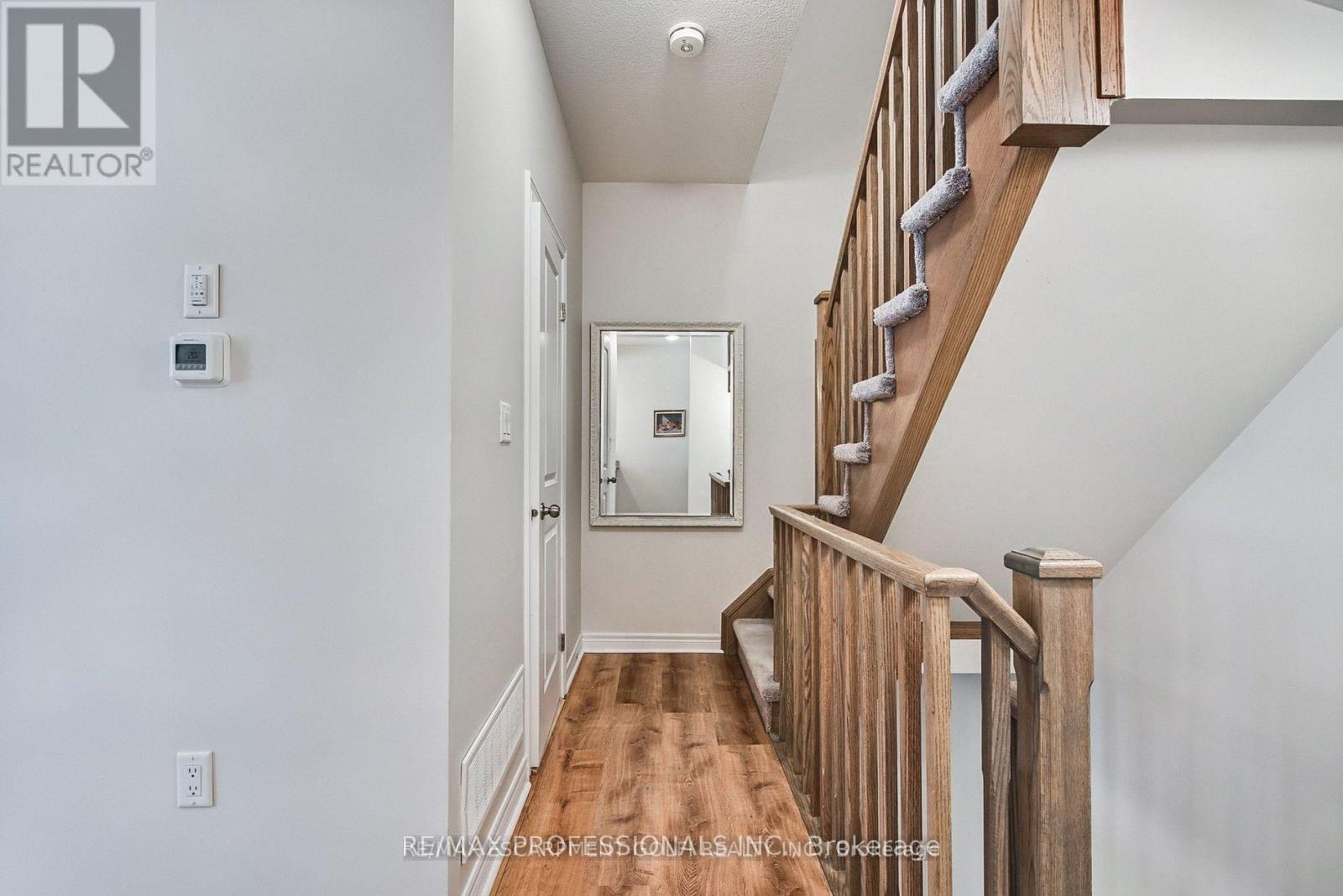 9 Pipe Avenue, Hamilton, Ontario  L9K 0J9 - Photo 27 - X12506632