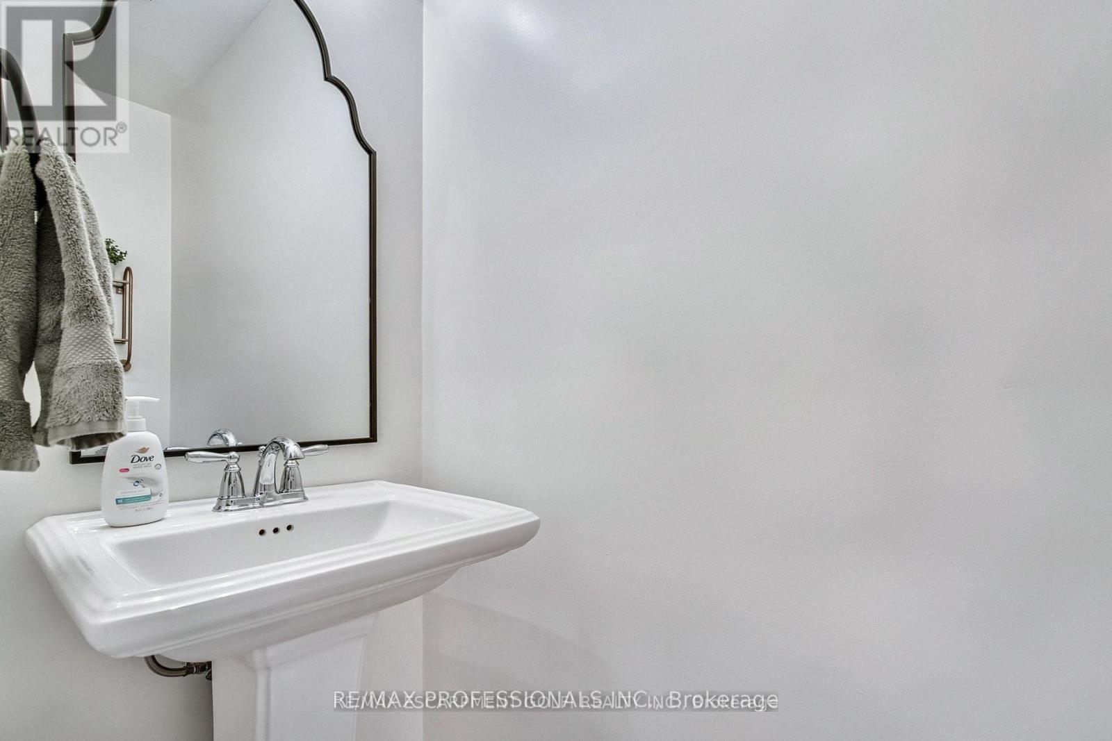 9 Pipe Avenue, Hamilton, Ontario  L9K 0J9 - Photo 28 - X12506632