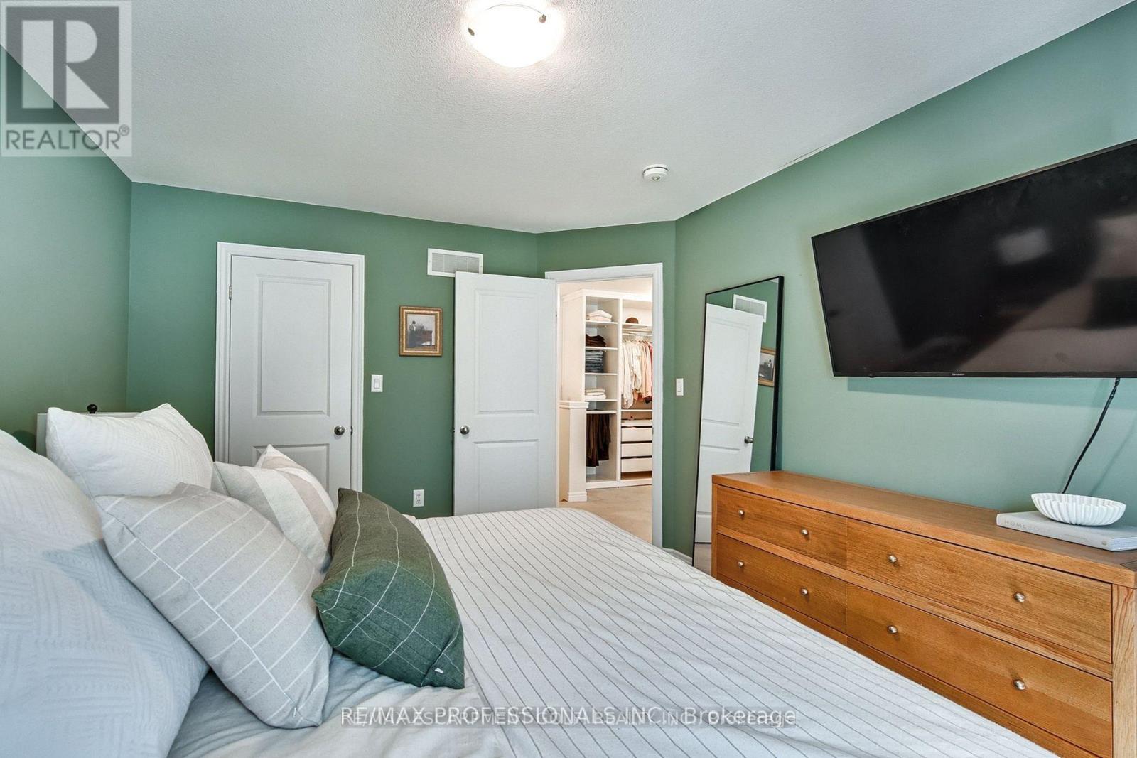 9 Pipe Avenue, Hamilton, Ontario  L9K 0J9 - Photo 33 - X12506632