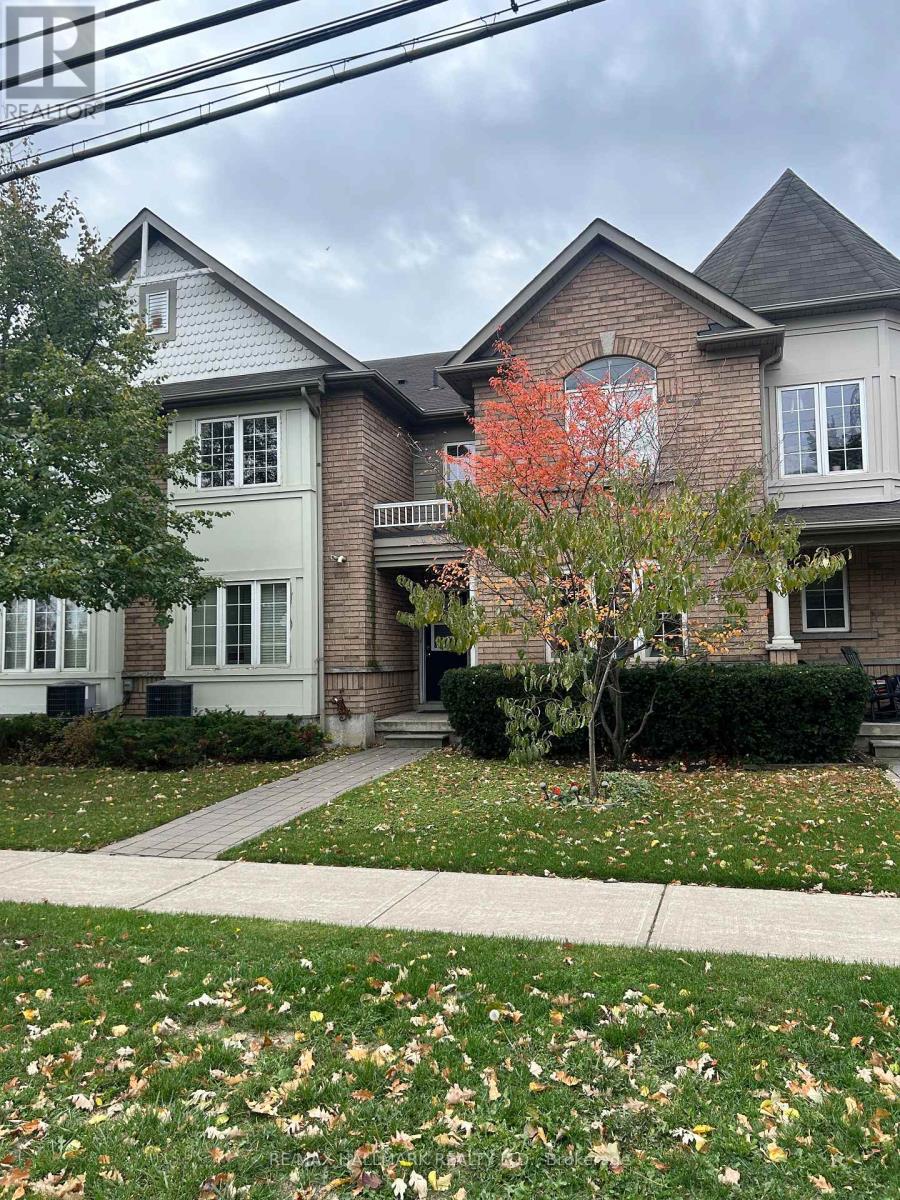 15 - 464 Beach Boulevard, Hamilton, Ontario  L8H 6X2 - Photo 2 - X12506652