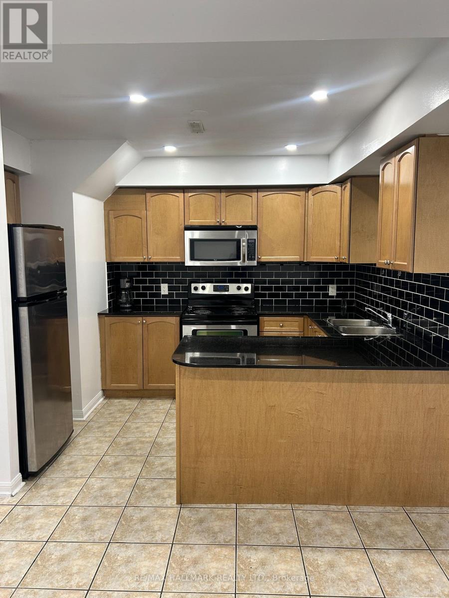 15 - 464 Beach Boulevard, Hamilton, Ontario  L8H 6X2 - Photo 7 - X12506652