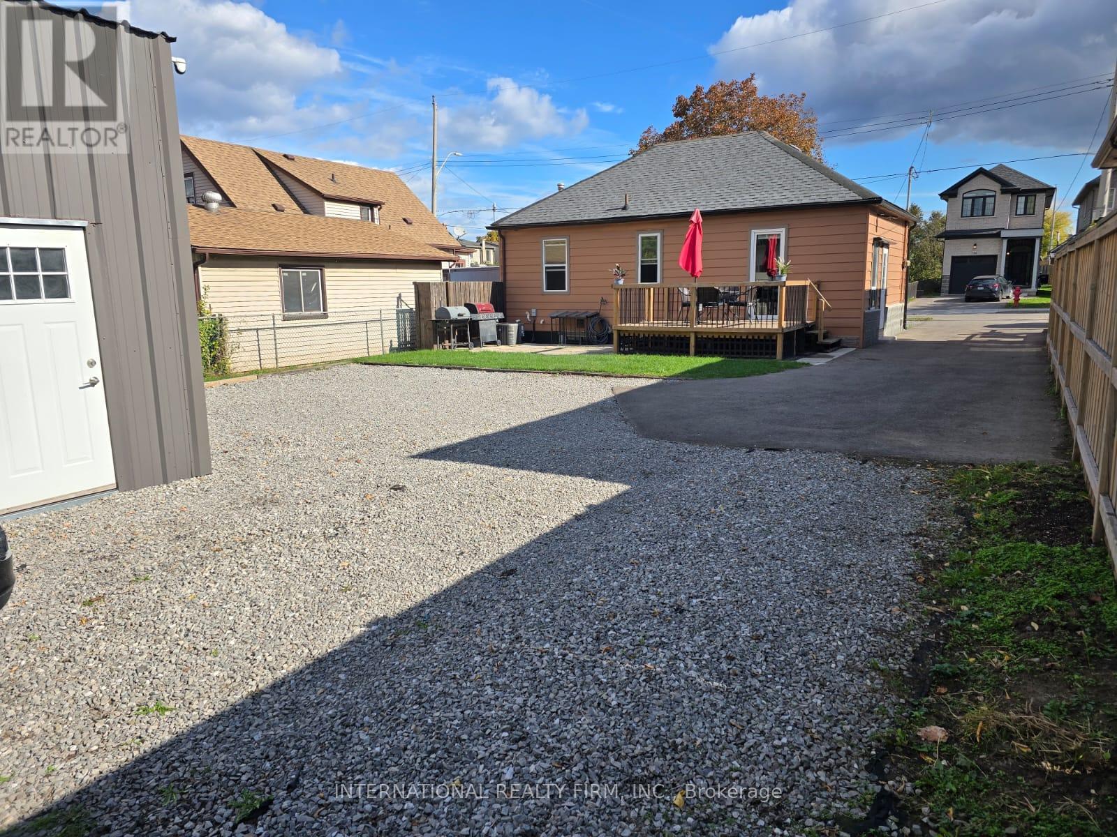 731 Knox Avenue, Hamilton, Ontario  L8H 6K7 - Photo 6 - X12506760