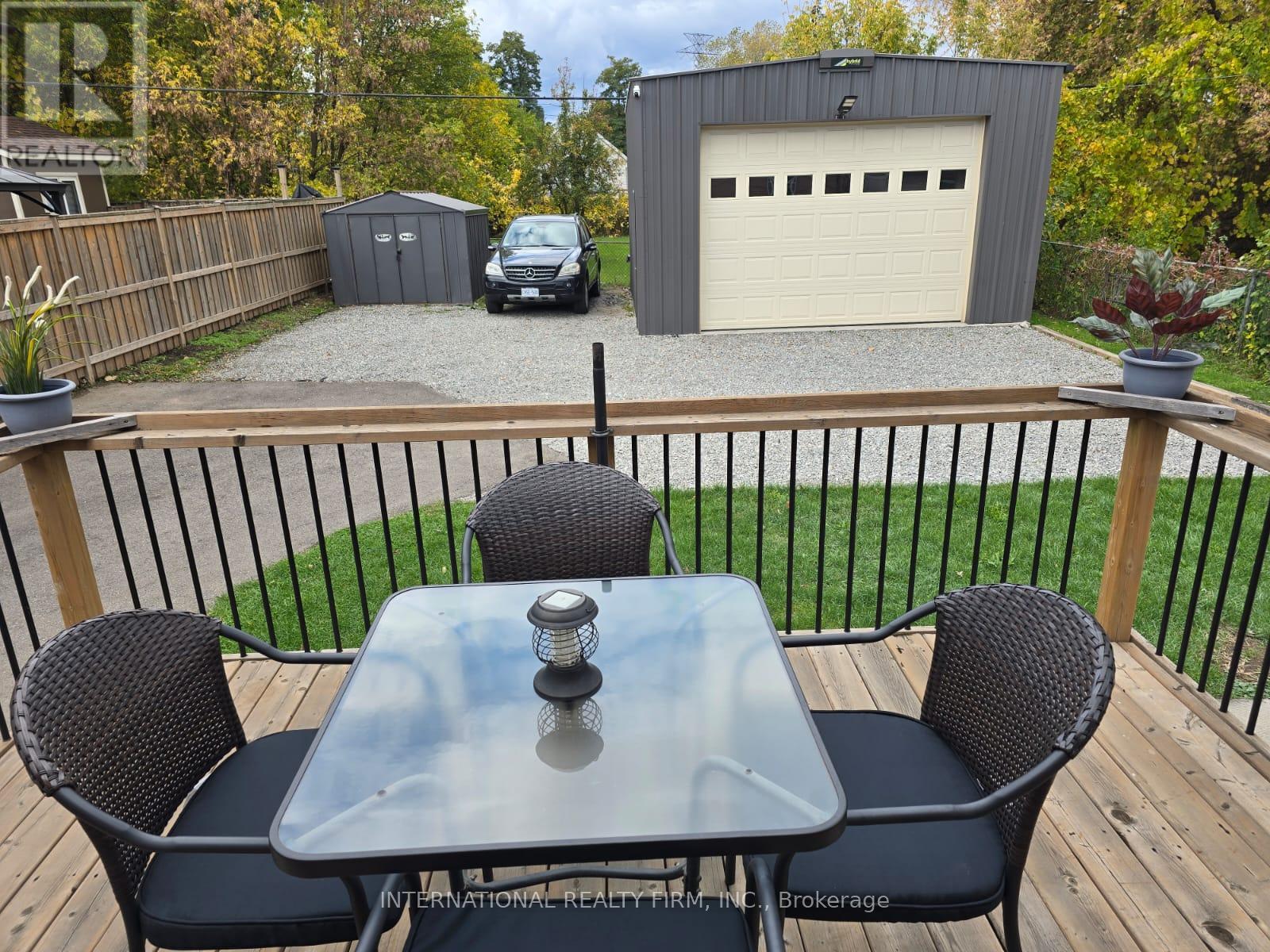 731 Knox Avenue, Hamilton, Ontario  L8H 6K7 - Photo 9 - X12506760