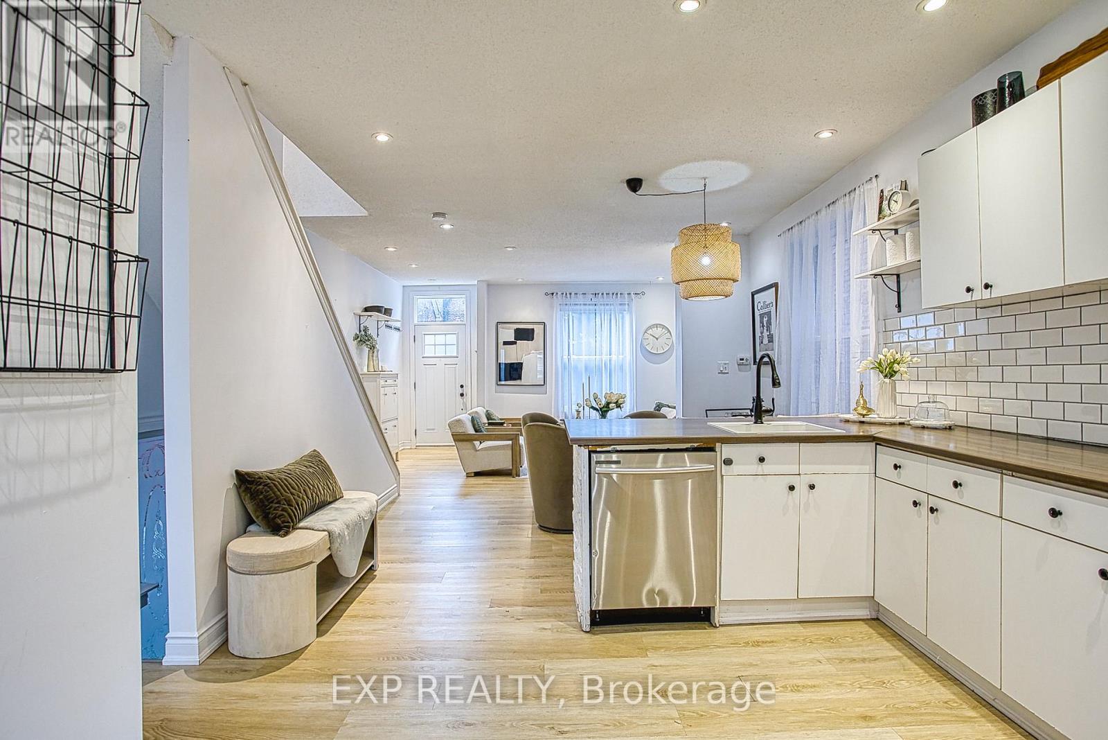 82 Ashley Street, Hamilton, Ontario  L8L 5T1 - Photo 12 - X12506838