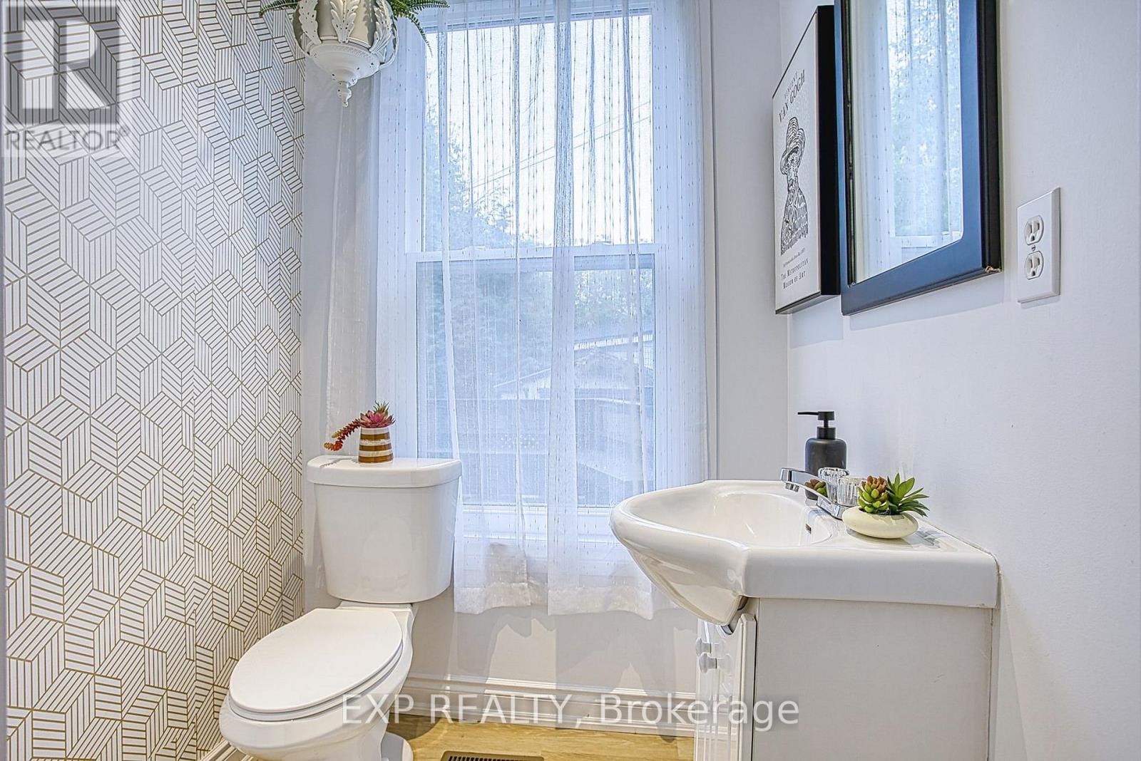 82 Ashley Street, Hamilton, Ontario  L8L 5T1 - Photo 16 - X12506838