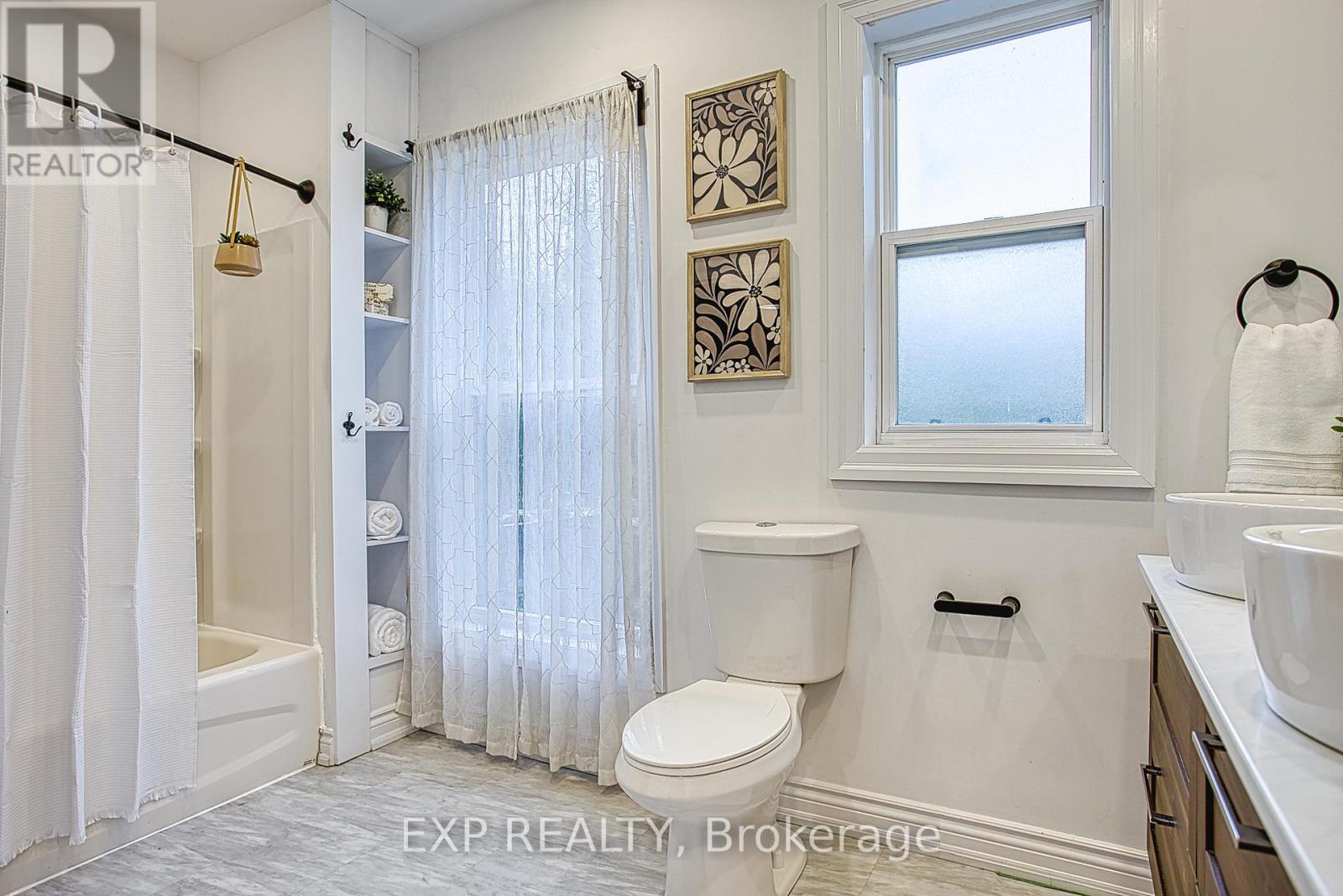 82 Ashley Street, Hamilton, Ontario  L8L 5T1 - Photo 17 - X12506838