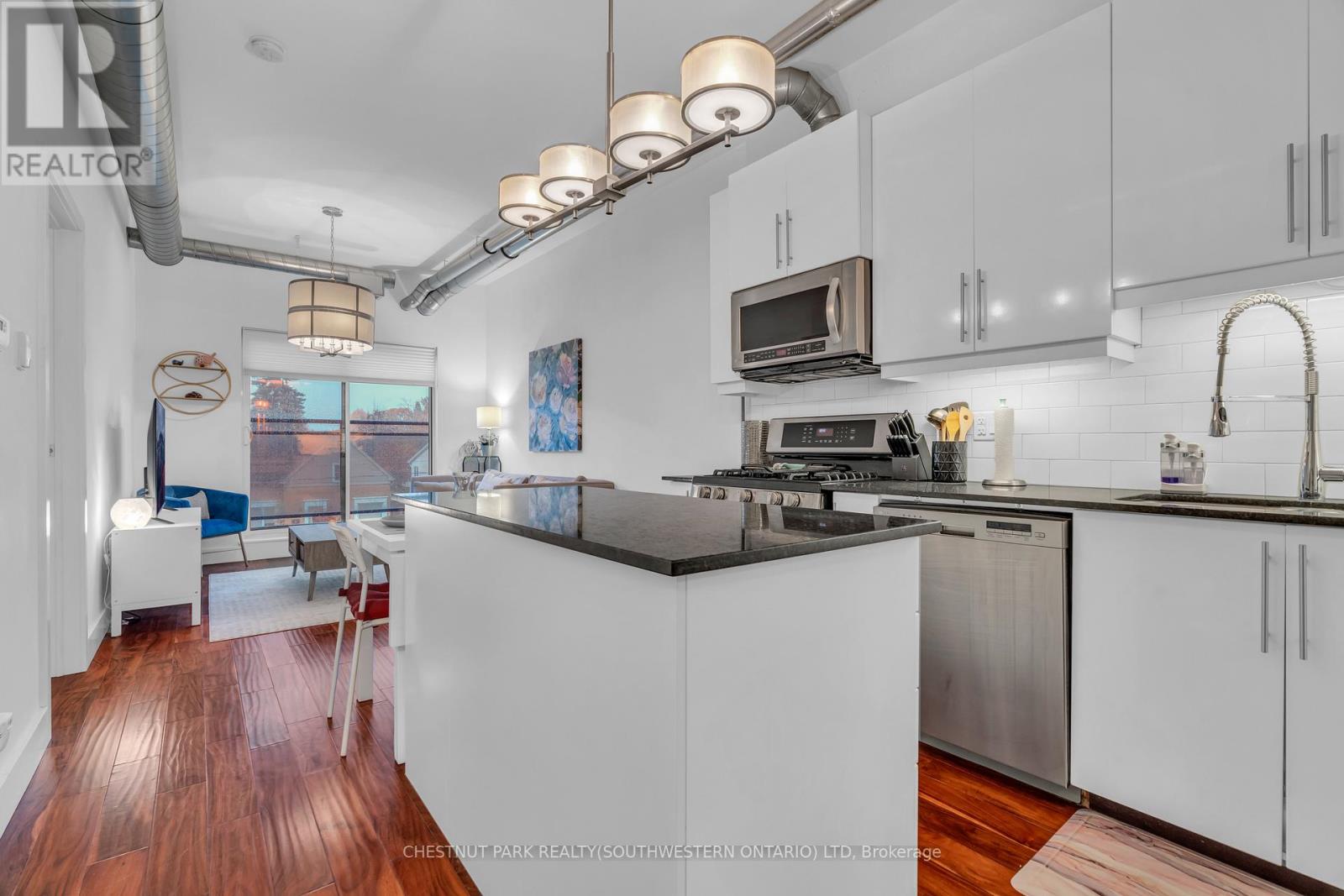 302 - 15 Devitt Avenue S, Waterloo, Ontario  N2J 1Y6 - Photo 8 - X12506912