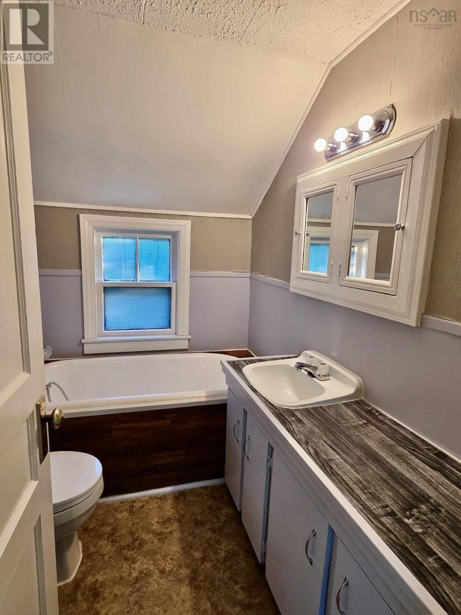 1544 St Margarets Bay Road, Timberlea, Nova Scotia  B3T 1A9 - Photo 20 - 202523823