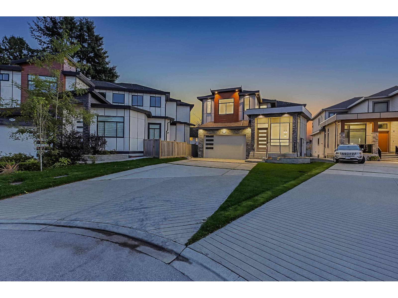 Property at 18764 62A AVENUE image 2