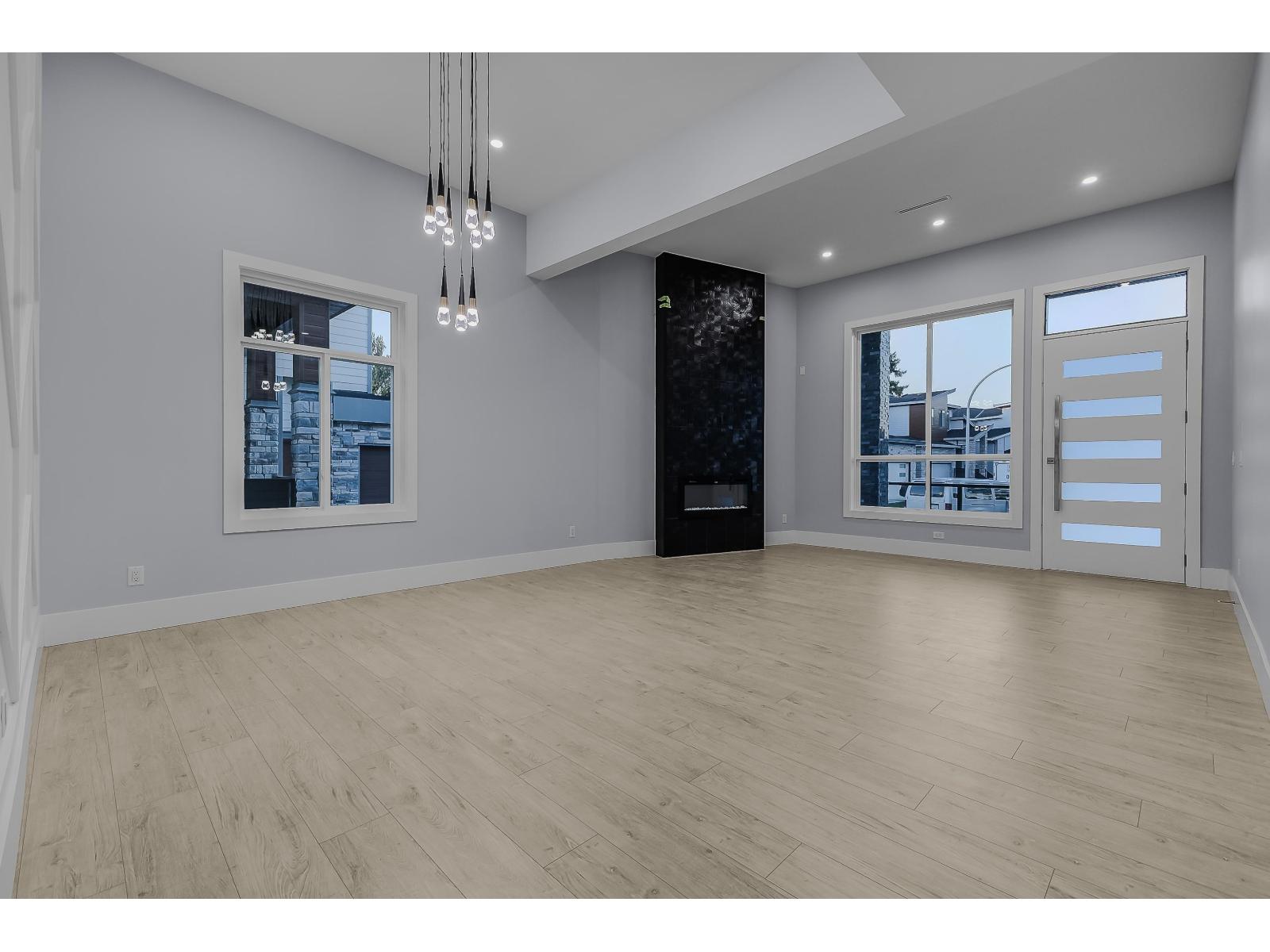 18764 62a Avenue, Surrey, British Columbia  V3S 7V8 - Photo 8 - R3058537