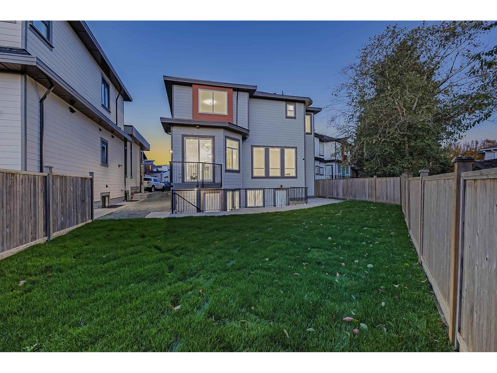 Property at 18764 62A AVENUE image 3