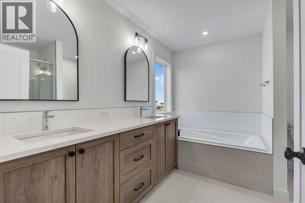 127 Heritage Court, Cochrane, Alberta  T4C 2N4 - Photo 26 - A2268454