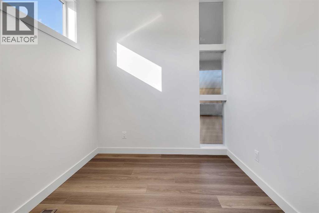 127 Heritage Court, Cochrane, Alberta  T4C 2N4 - Photo 15 - A2268454