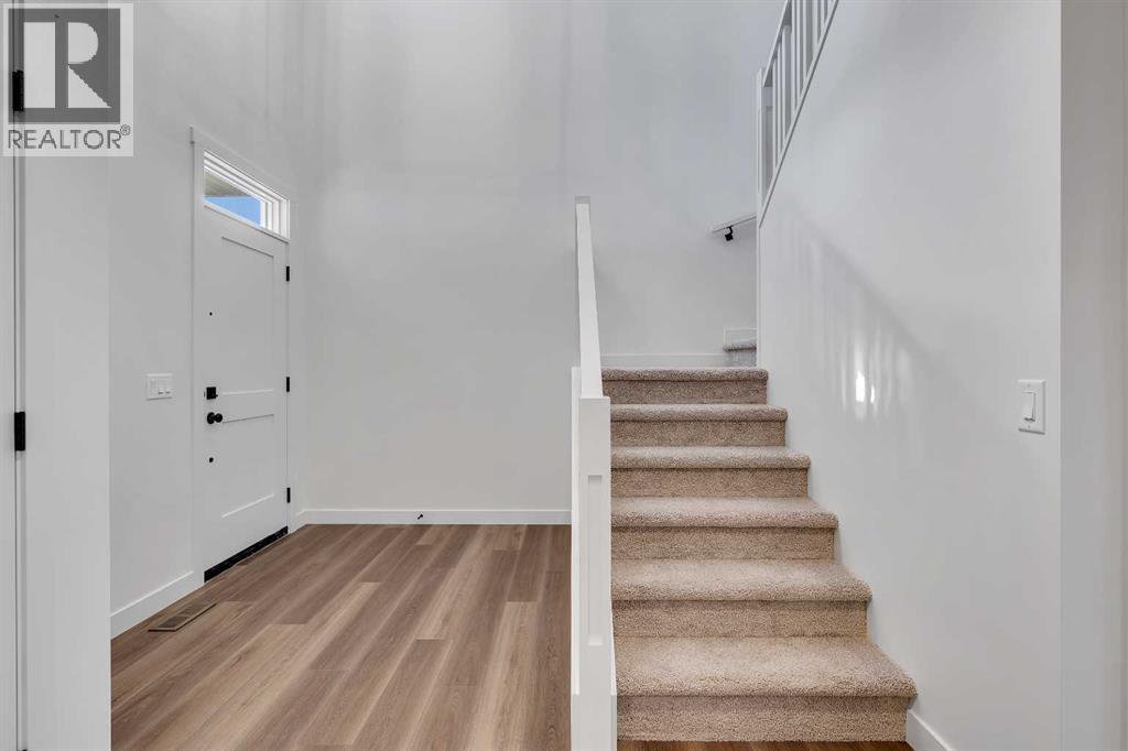 127 Heritage Court, Cochrane, Alberta  T4C 2N4 - Photo 19 - A2268454