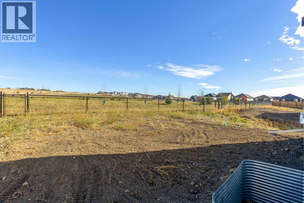 127 Heritage Court, Cochrane, Alberta  T4C 2N4 - Photo 43 - A2268454