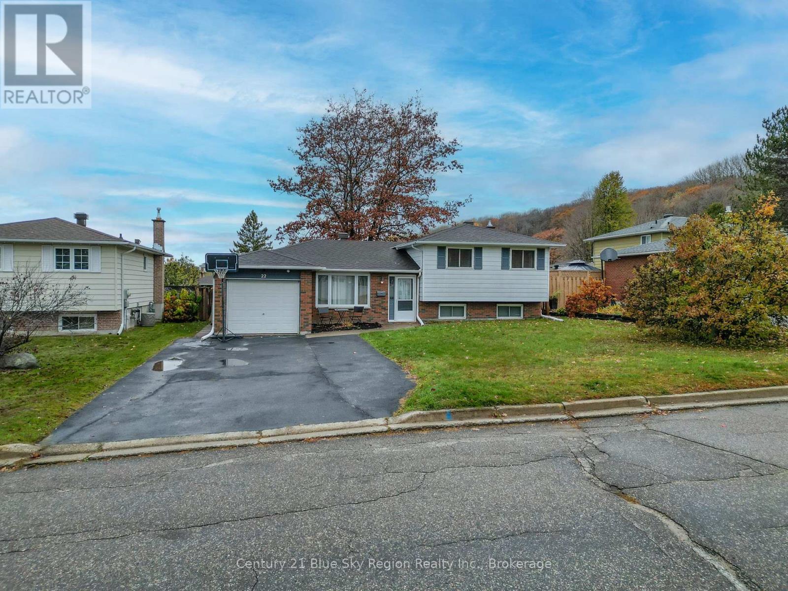 22 KATHRYN CRESCENT, North Bay, Ontario