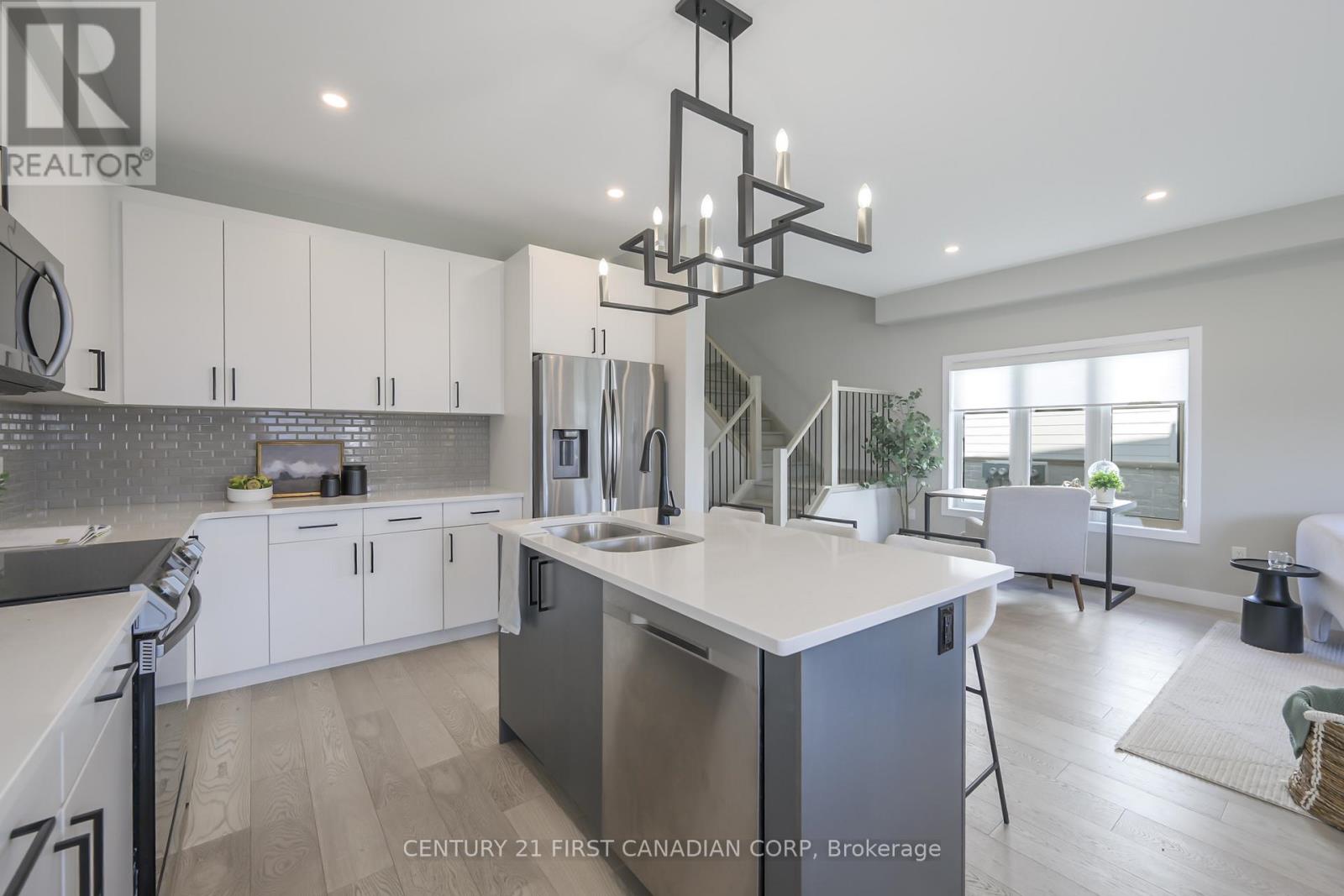 3612 Southbridge Avenue, London South (South W), Ontario  N6L 0G5 - Photo 10 - X12507192