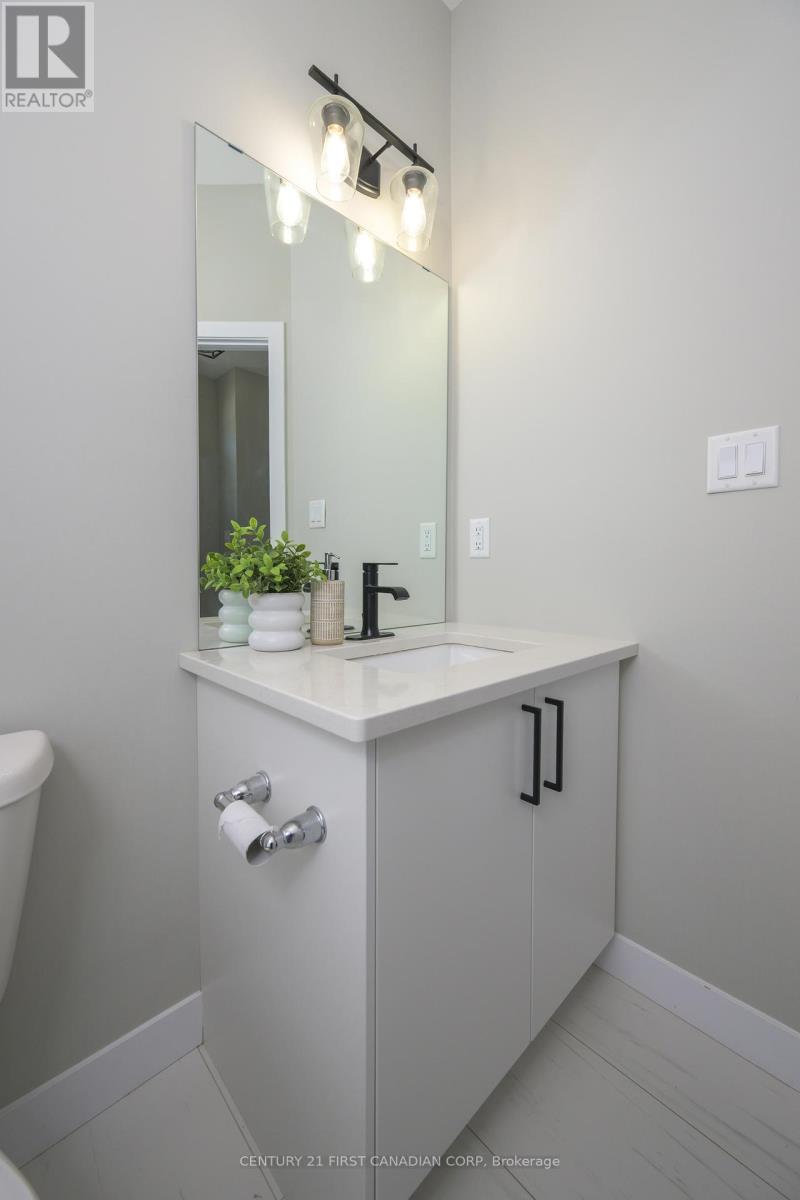 3612 Southbridge Avenue, London South (South W), Ontario  N6L 0G5 - Photo 15 - X12507192