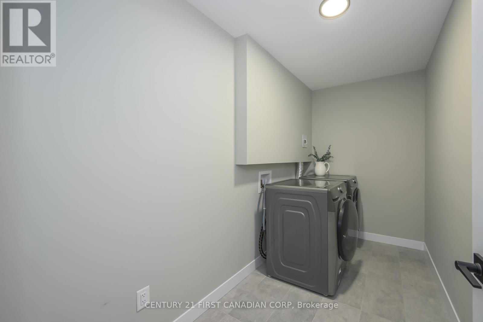 3612 Southbridge Avenue, London South (South W), Ontario  N6L 0G5 - Photo 28 - X12507192