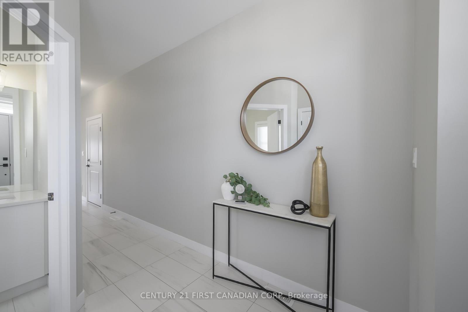 3612 Southbridge Avenue, London South (South W), Ontario  N6L 0G5 - Photo 4 - X12507192