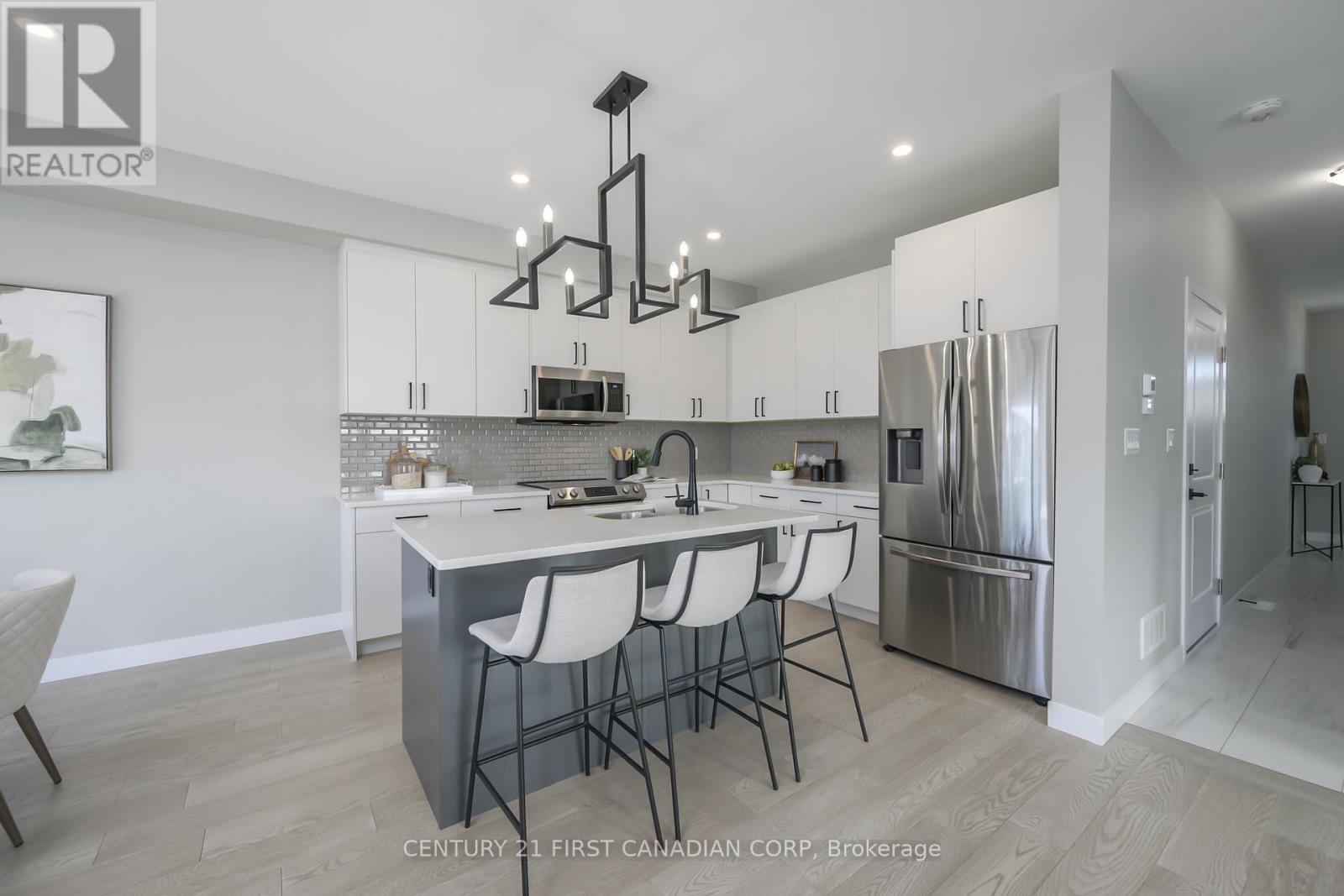 3612 Southbridge Avenue, London South (South W), Ontario  N6L 0G5 - Photo 8 - X12507192