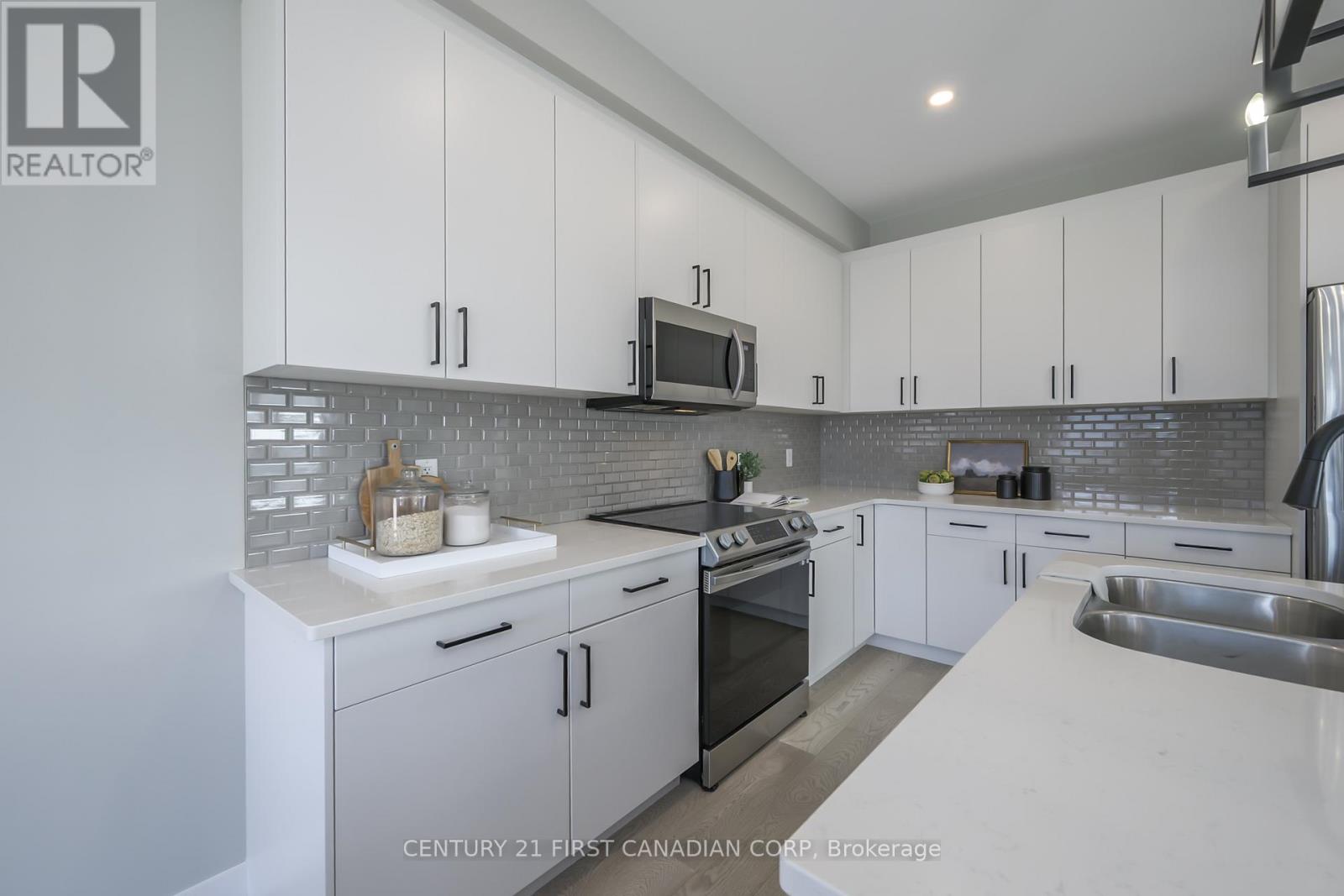 3612 Southbridge Avenue, London South (South W), Ontario  N6L 0G5 - Photo 9 - X12507192