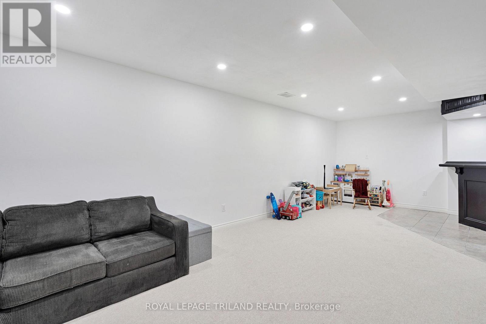 22 Wendy Crescent, London North, Ontario  N5X 3J6 - Photo 35 - X12507264