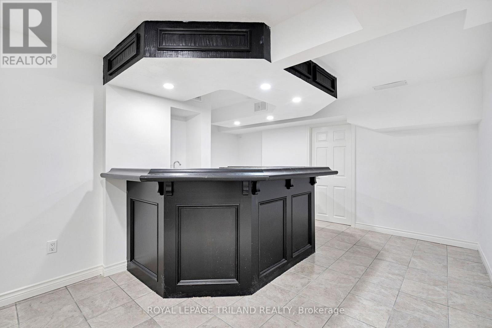 22 Wendy Crescent, London North, Ontario  N5X 3J6 - Photo 37 - X12507264