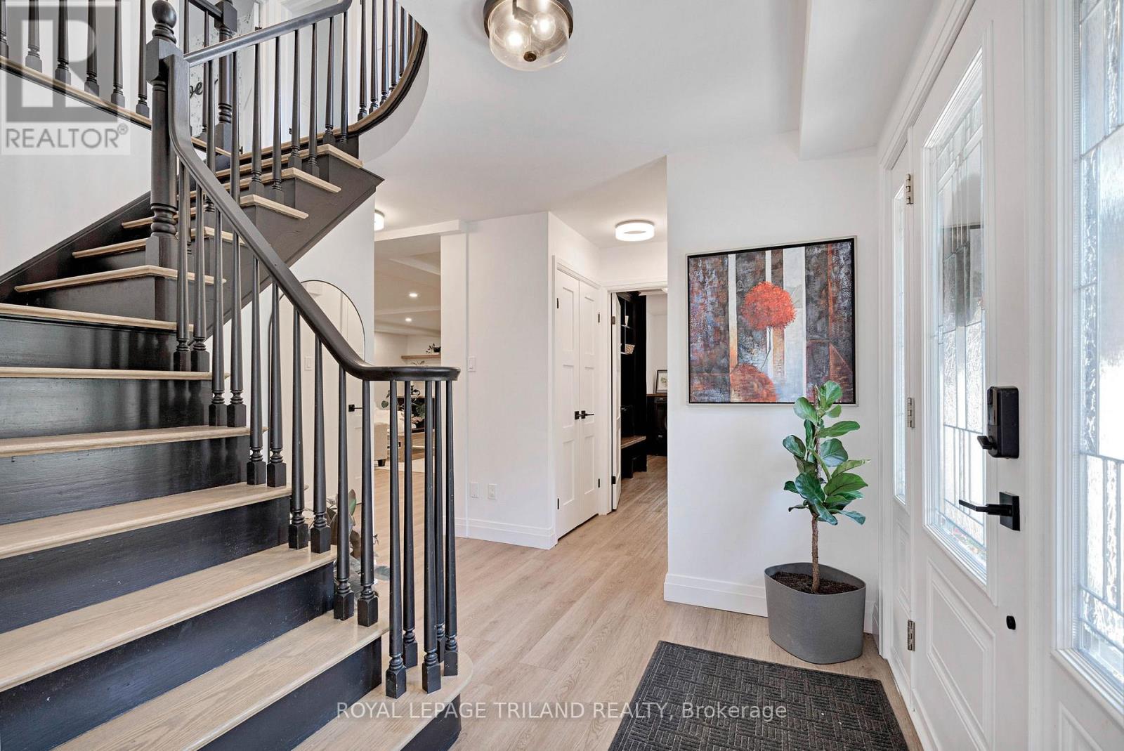 22 Wendy Crescent, London North, Ontario  N5X 3J6 - Photo 4 - X12507264