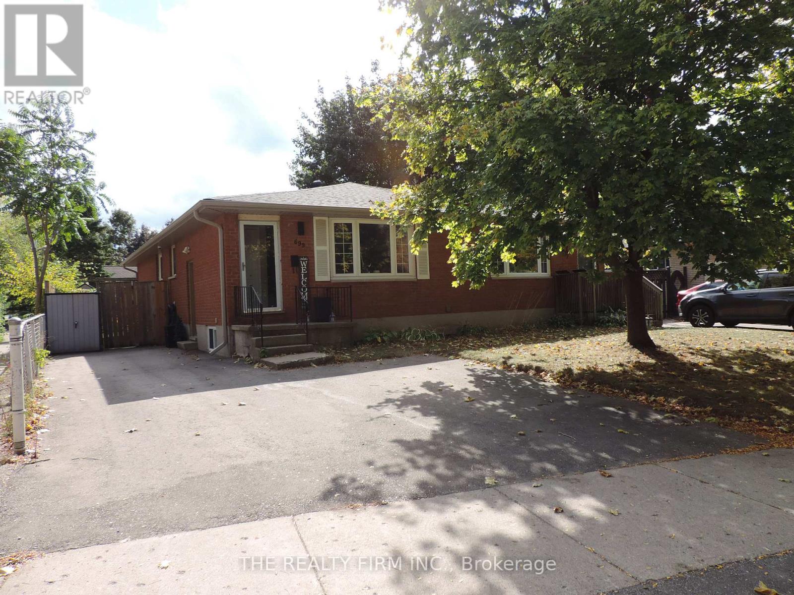 699 Sevilla Park Place, London East, Ontario  N5Y 4H9 - Photo 1 - X12507288