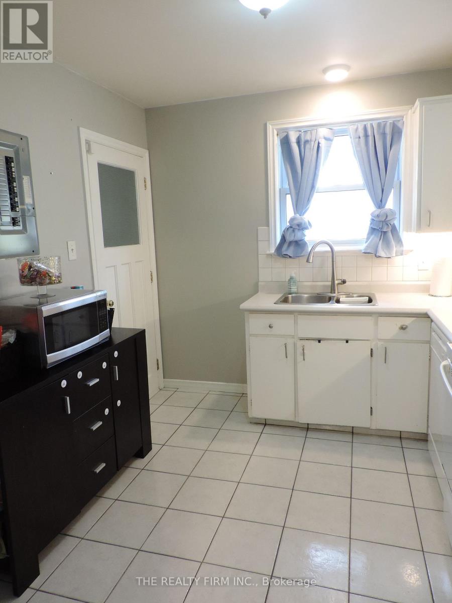 699 Sevilla Park Place, London East, Ontario  N5Y 4H9 - Photo 12 - X12507288