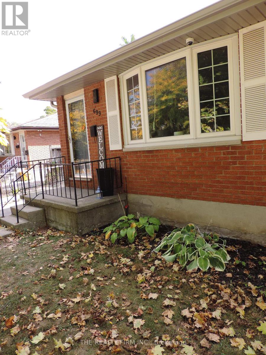 699 Sevilla Park Place, London East, Ontario  N5Y 4H9 - Photo 3 - X12507288