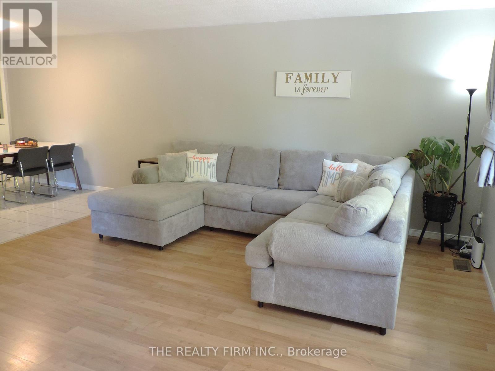 699 Sevilla Park Place, London East, Ontario  N5Y 4H9 - Photo 5 - X12507288