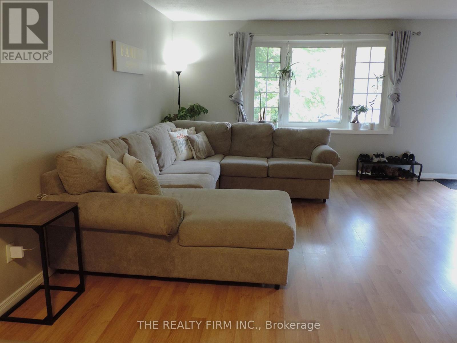 699 Sevilla Park Place, London East, Ontario  N5Y 4H9 - Photo 6 - X12507288