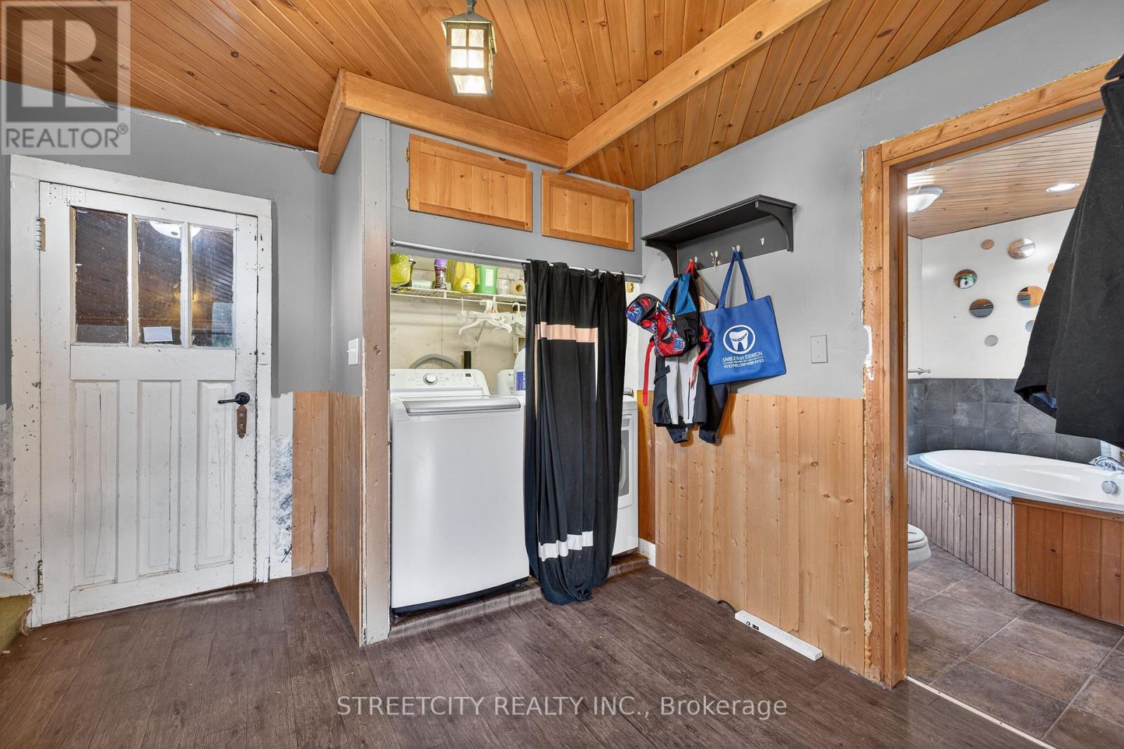 9238 Sandytown Road, Bayham, Ontario  N0J 1H0 - Photo 35 - X12507466