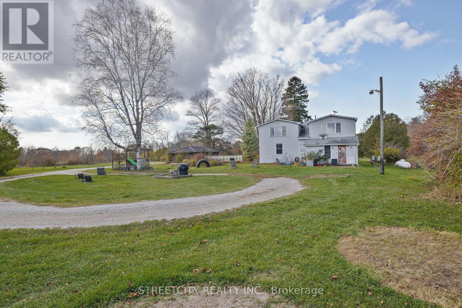 9238 Sandytown Road, Bayham, Ontario  N0J 1H0 - Photo 4 - X12507466