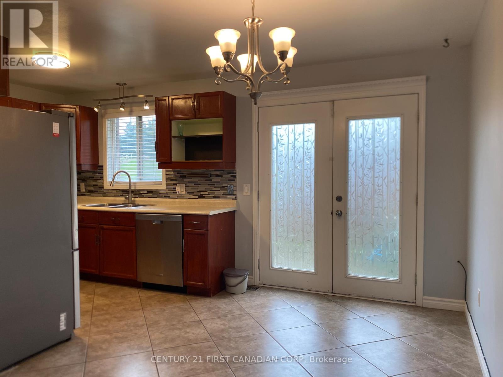 53 - 50 Chapman Court, London North (North I), Ontario  N6G 5E1 - Photo 5 - X12507474