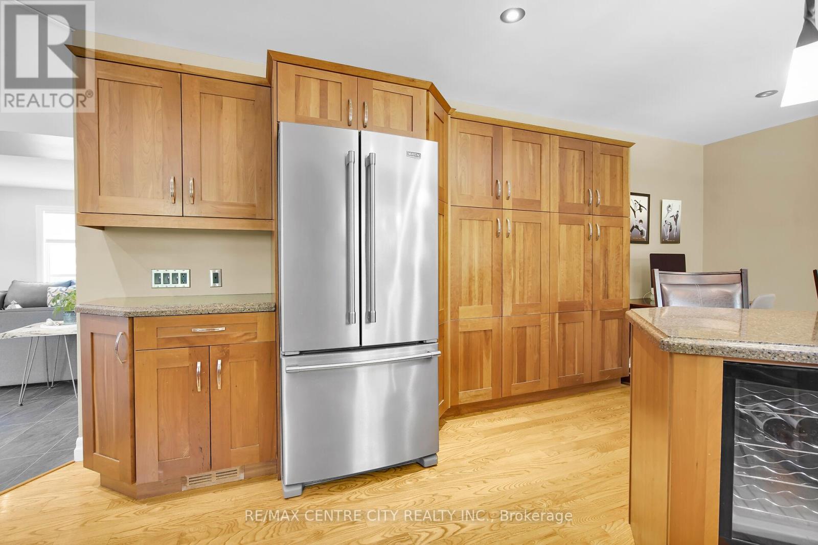 187 Wychwood Park, London North (North J), Ontario  N6G 1S2 - Photo 20 - X12507544