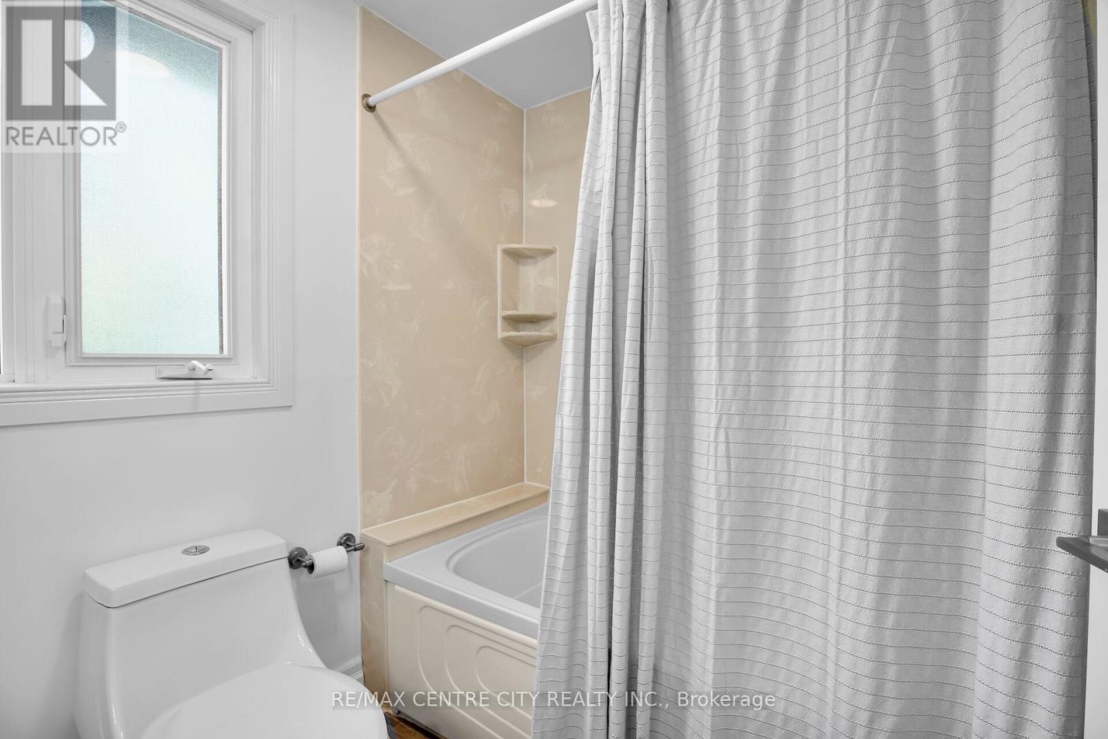 187 Wychwood Park, London North (North J), Ontario  N6G 1S2 - Photo 33 - X12507544