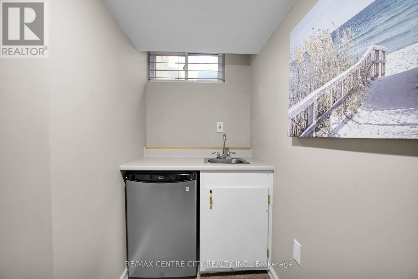 187 Wychwood Park, London North (North J), Ontario  N6G 1S2 - Photo 36 - X12507544