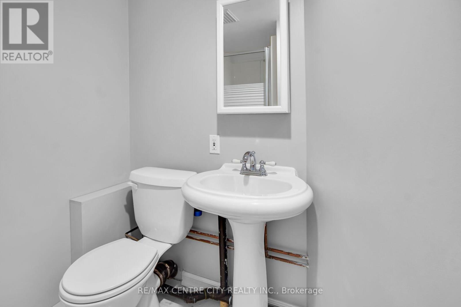 187 Wychwood Park, London North (North J), Ontario  N6G 1S2 - Photo 38 - X12507544