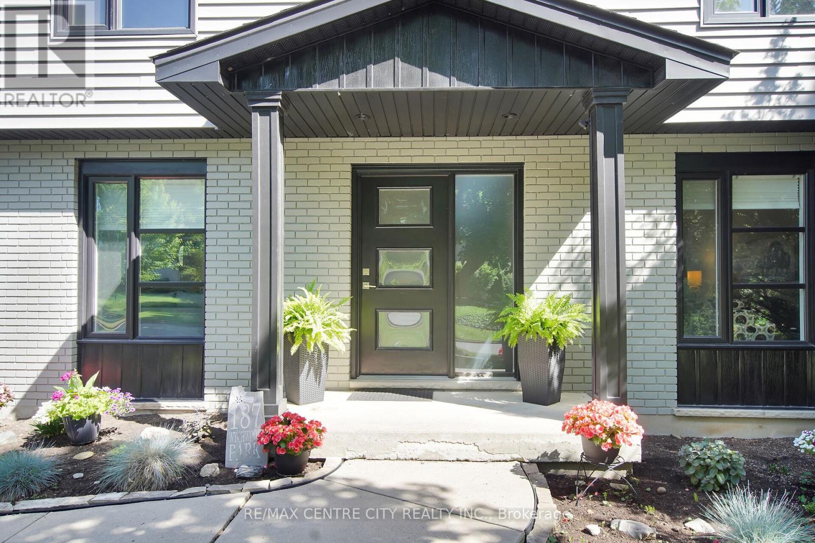 187 Wychwood Park, London North (North J), Ontario  N6G 1S2 - Photo 4 - X12507544