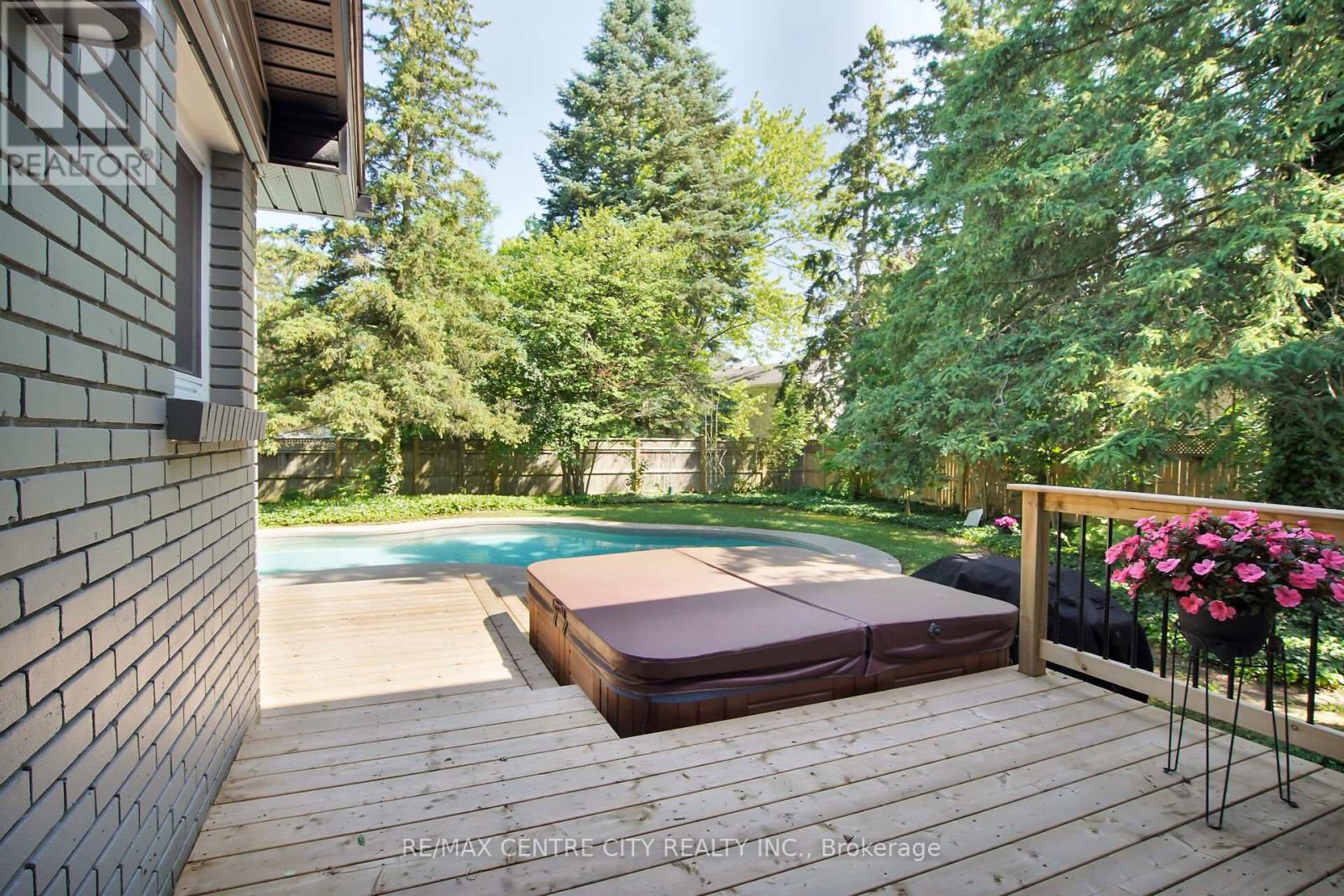 187 Wychwood Park, London North (North J), Ontario  N6G 1S2 - Photo 42 - X12507544